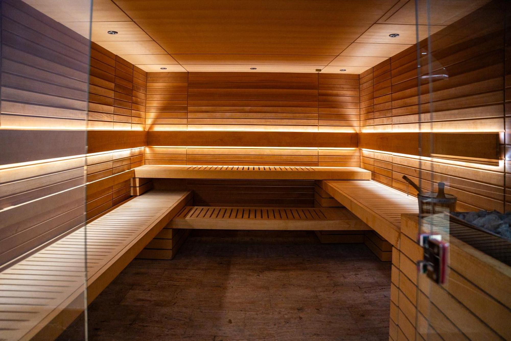 A Hoteli - Hotel Park Vrnjačka Banja Exterior foto A modern Finnish sauna